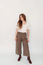 Load image into Gallery viewer, Pomona Pants and Shorts - PDF Sewing Pattern Sizes 00-22